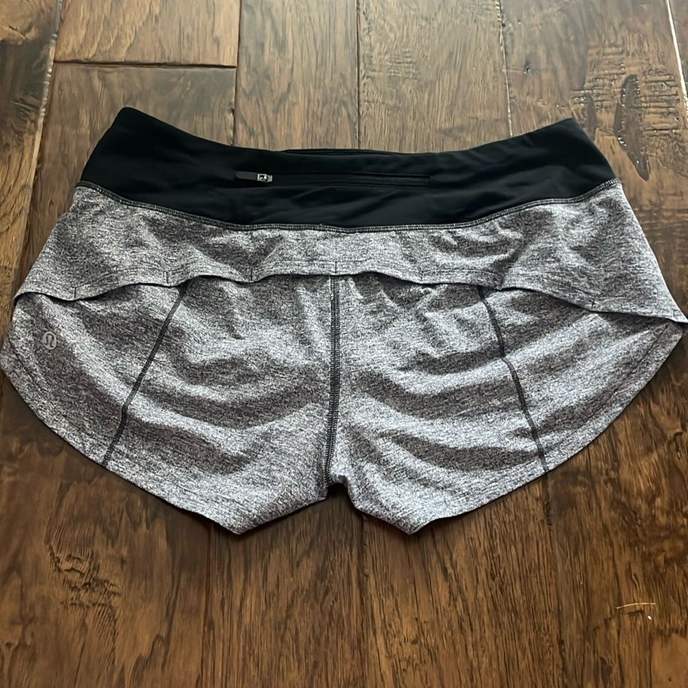 lululemon speed up shorts 2.5inch inseam, size 6